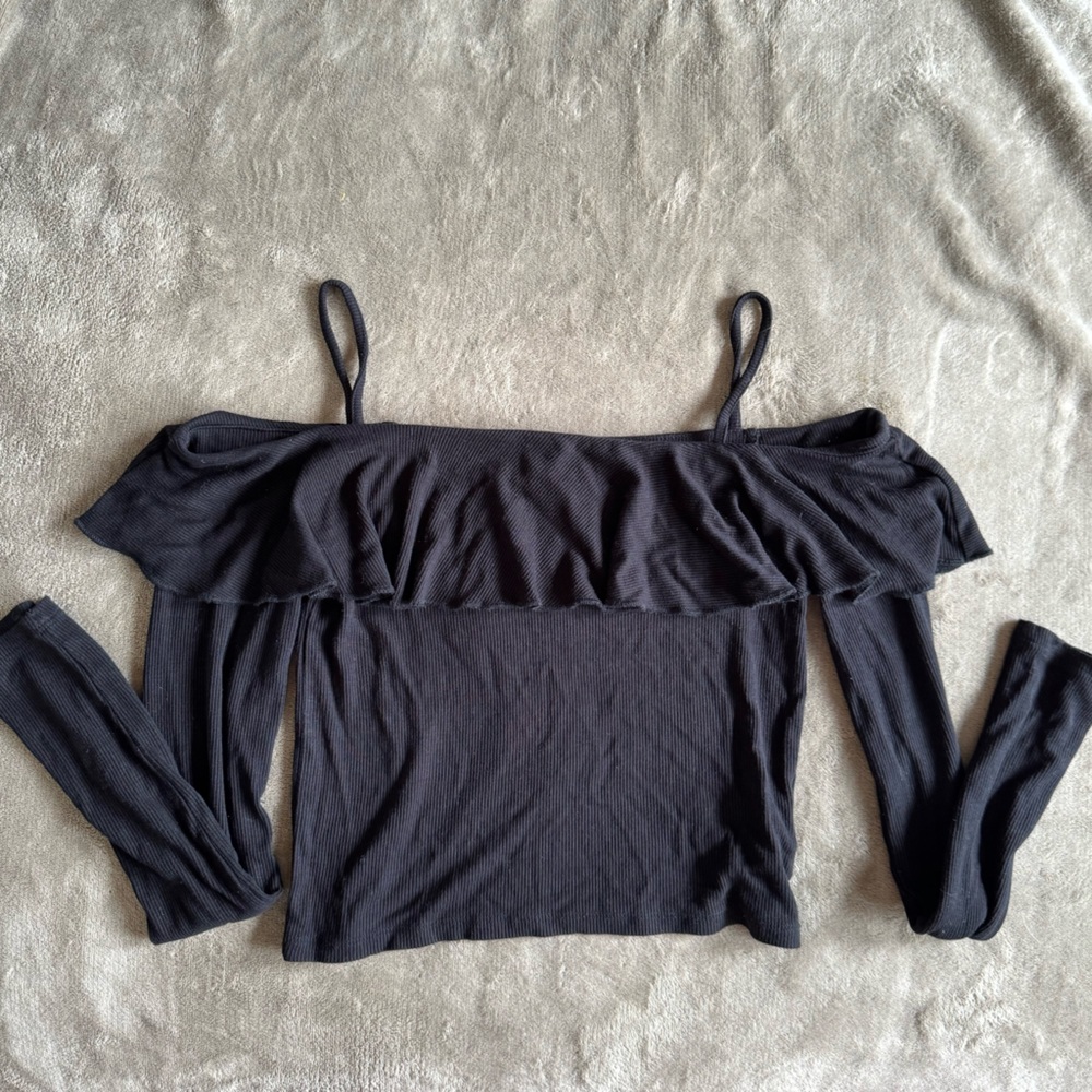 Off shoulder crop top